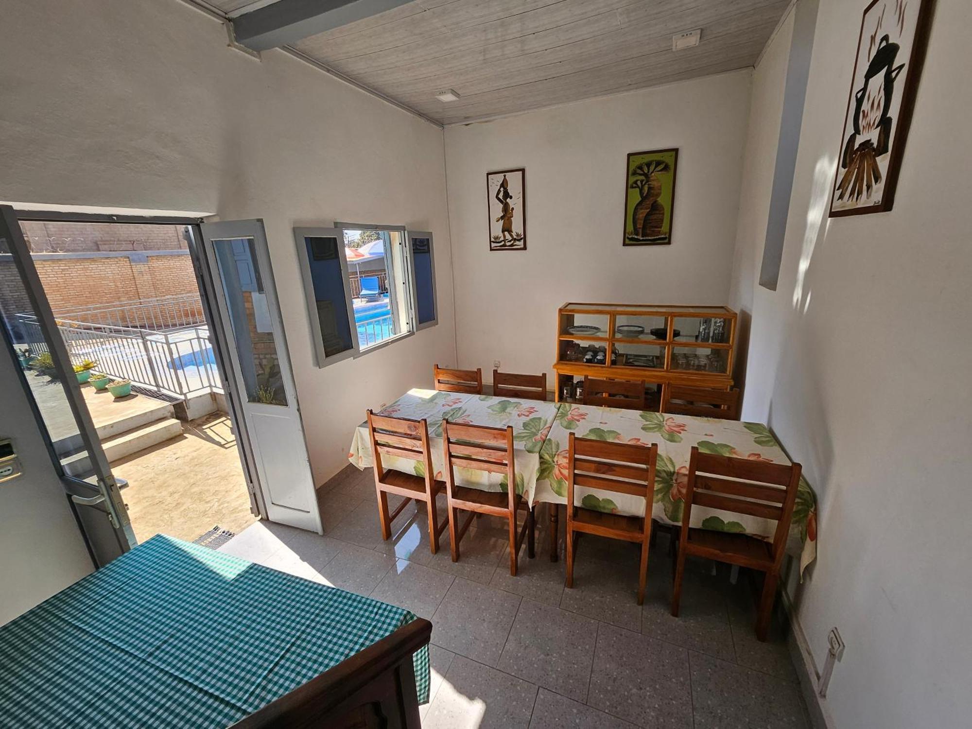 Bed and Breakfast Chez Joel Antsirabe Exterior foto