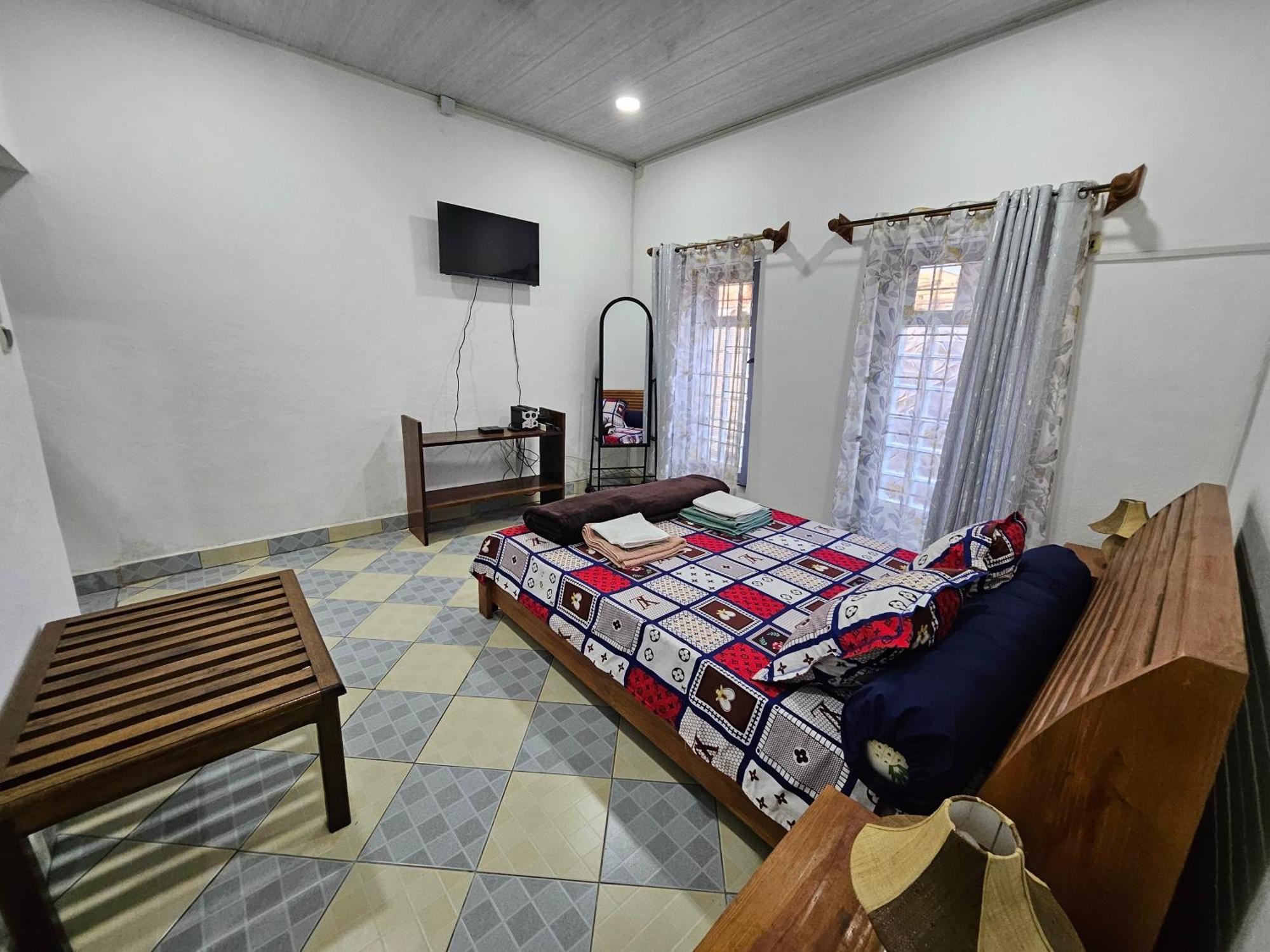 Bed and Breakfast Chez Joel Antsirabe Exterior foto