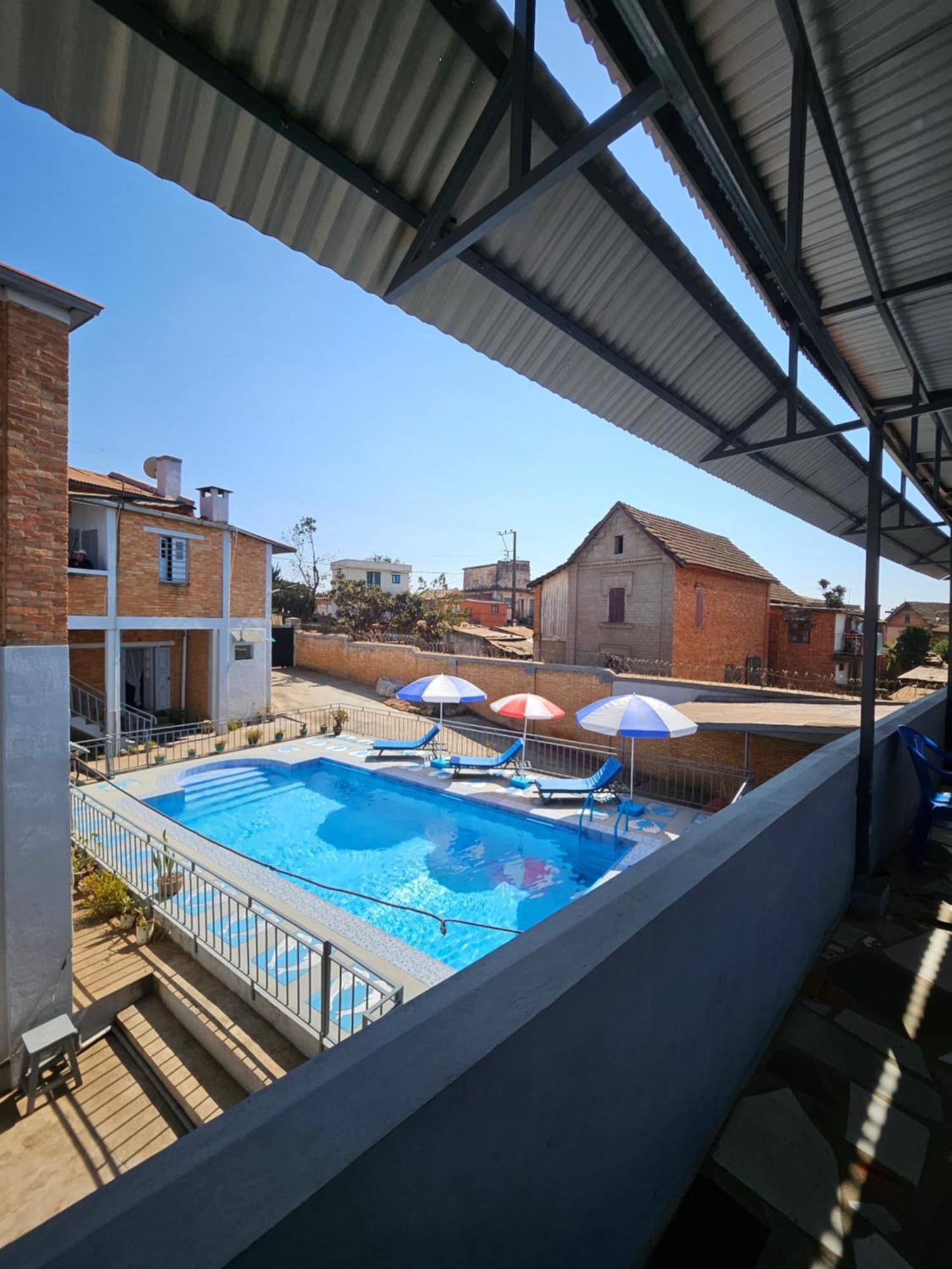 Bed and Breakfast Chez Joel Antsirabe Exterior foto