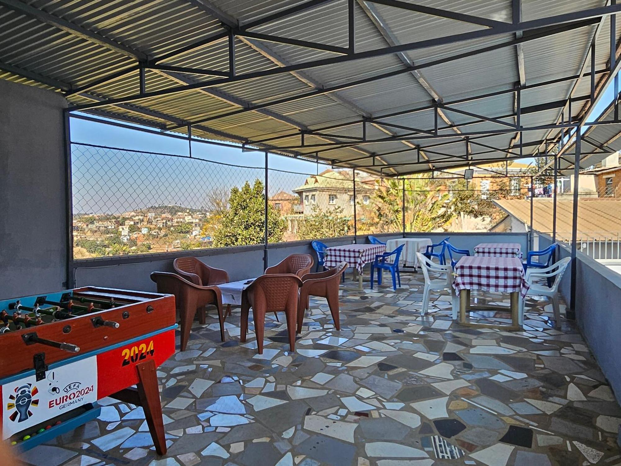 Bed and Breakfast Chez Joel Antsirabe Exterior foto